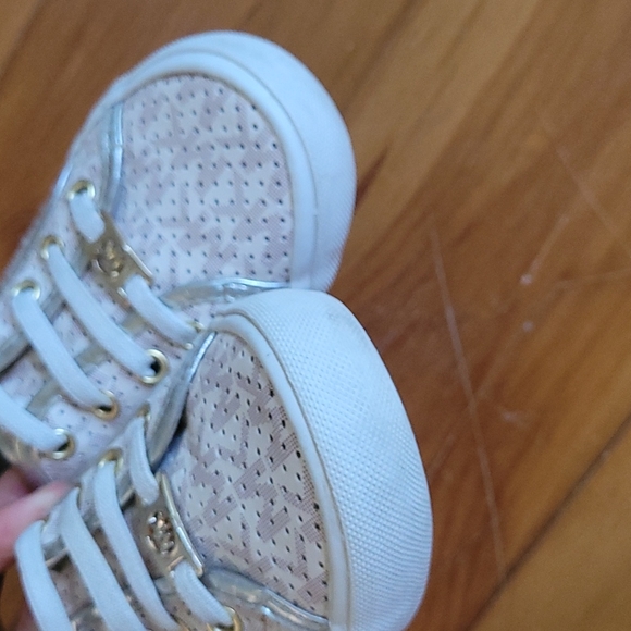 Michael Kors perforated slip-on shoes 👧 - Picture 8 of 8